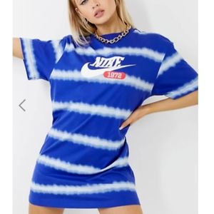 NWT NIKE Shirt Dress